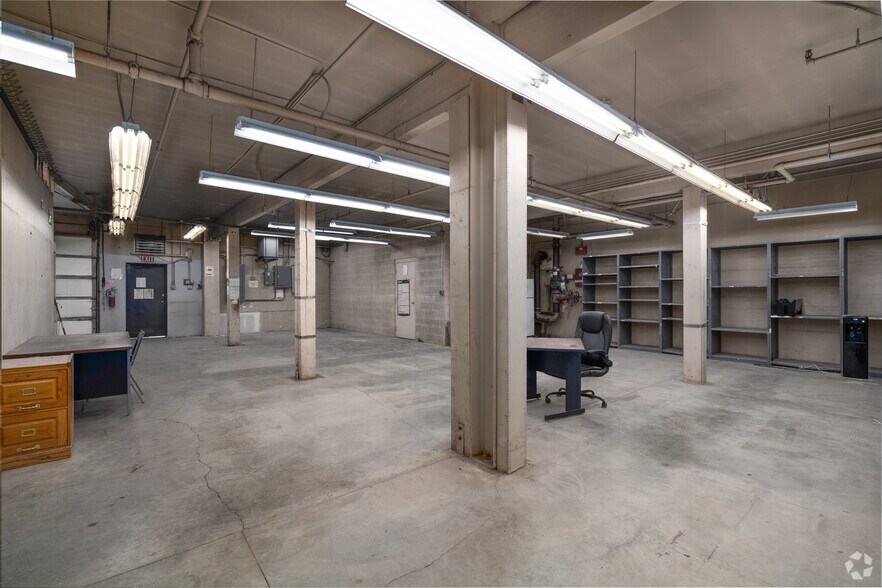 More Photos Of 6455 NE Columbia Blvd, Portland Warehouse For Lease
