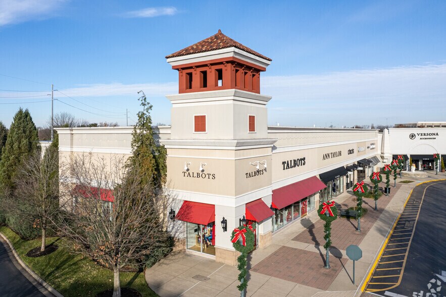 Primary Photo Of 4302-4330 Summit Plaza Dr, Louisville Unknown For Lease