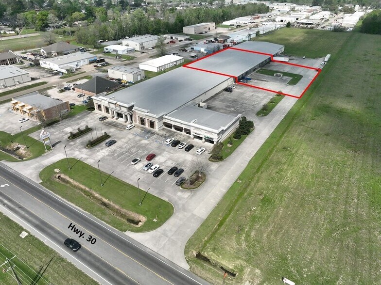 More Photos Of 810 W Highway 30, Gonzales Warehouse For Lease