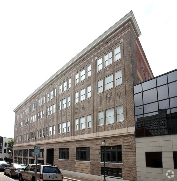 More Photos Of 200 S Elm St, Greensboro Loft Creative Space For Lease