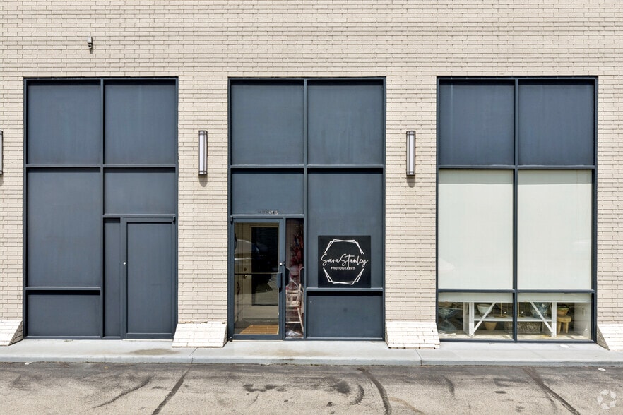 More Photos Of 12649 Memorial Dr, Houston Storefront Retail Office For Lease