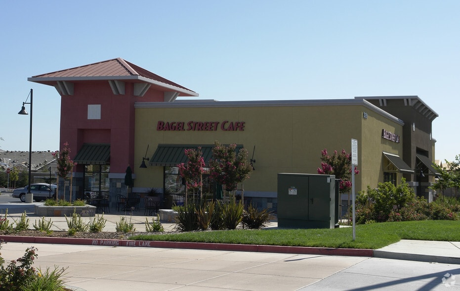 More Photos Of 3181 Balfour Rd, Brentwood Freestanding For Lease