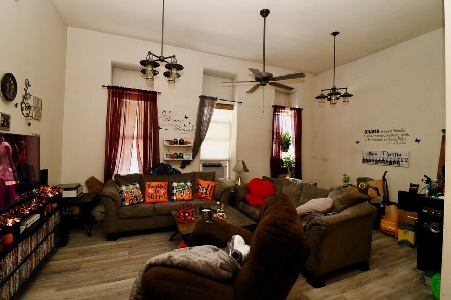 More Photos Of 1735 Central Ave, Dubuque General Retail For Sale