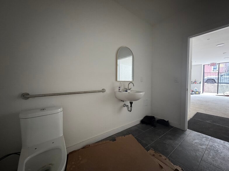 More Photos Of 2330 Cambreleng Ave, Bronx Apartments For Lease