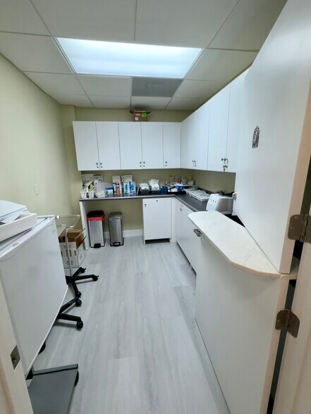 More Photos Of 7765 SW 87th Ave, Miami Medical For Sale