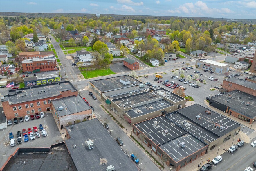 More Photos Of 122 Cayuga St, Fulton Restaurant For Sale