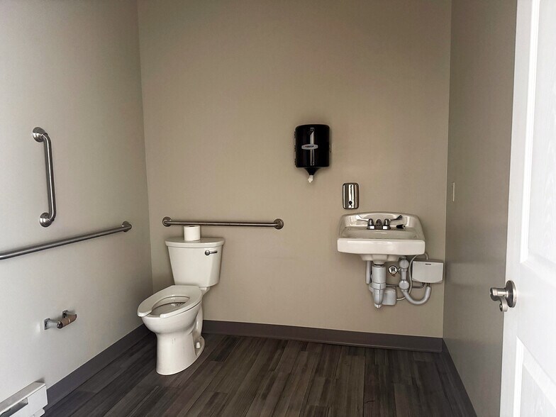 More Photos Of 501 E Moorestown Rd, Wind Gap Medical For Lease