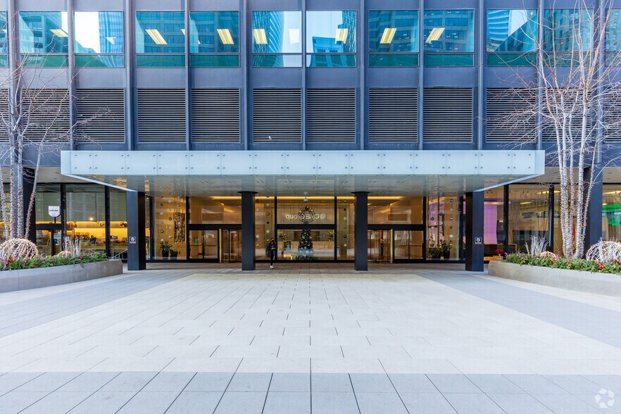 More Photos Of 10 S Riverside Plz, Chicago Office For Lease