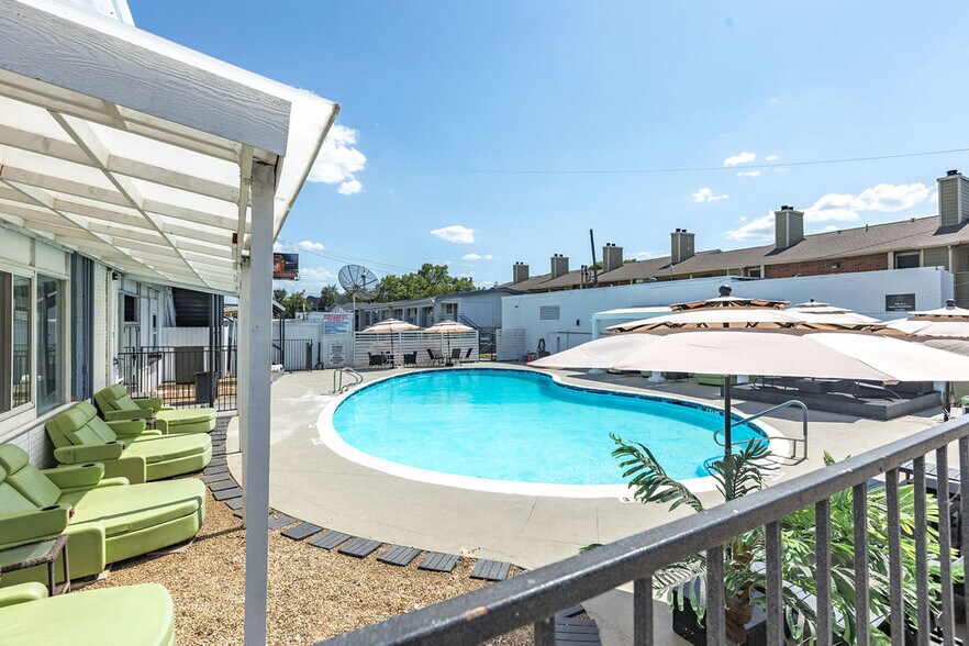 More Photos Of 1175 N Watson Rd, Arlington Hotel For Sale