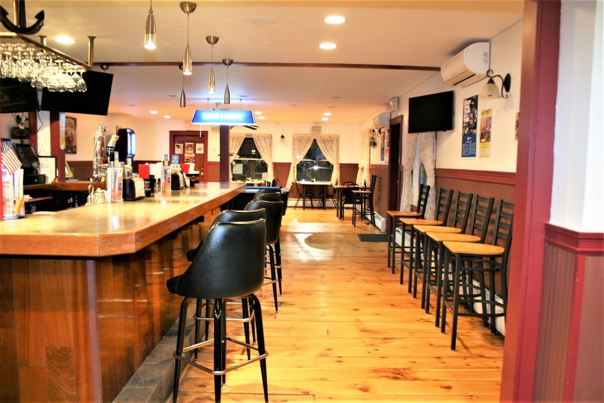 More Photos Of 10 Brick Row Ext, Athens Restaurant For Sale