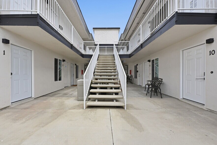 More Photos Of 2005 Highland Ave, National City Apartments For Sale