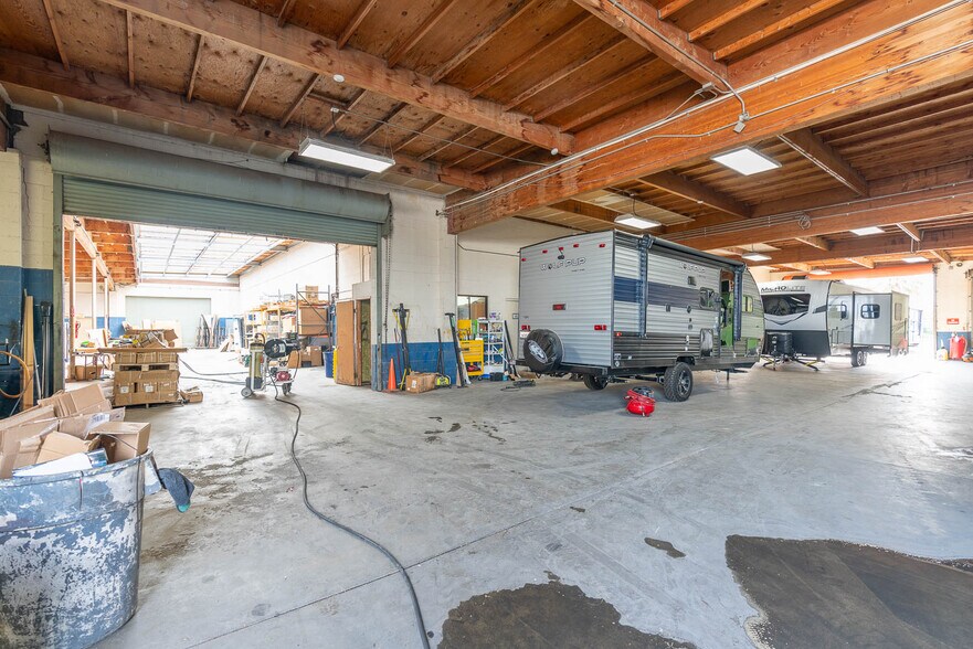 More Photos Of 45640 N 23rd St W, Lancaster Auto Dealership For Sale