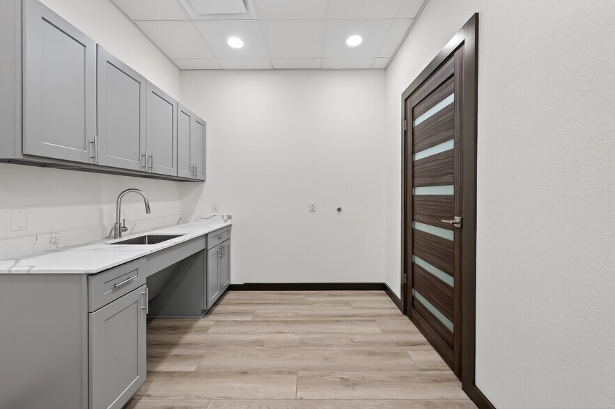 More Photos Of 5151 Meadow Ranch Pky, Richmond Office For Lease