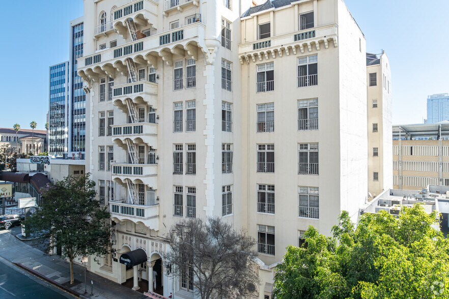 More Photos Of 682 Irolo St, Los Angeles Apartments For Sale