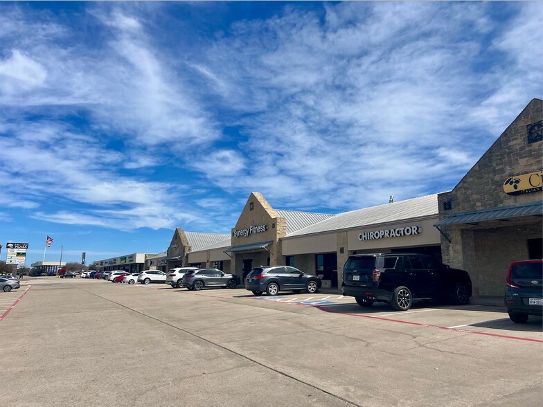 More Photos Of 119 Ranch House Rd, Aledo Unknown For Lease