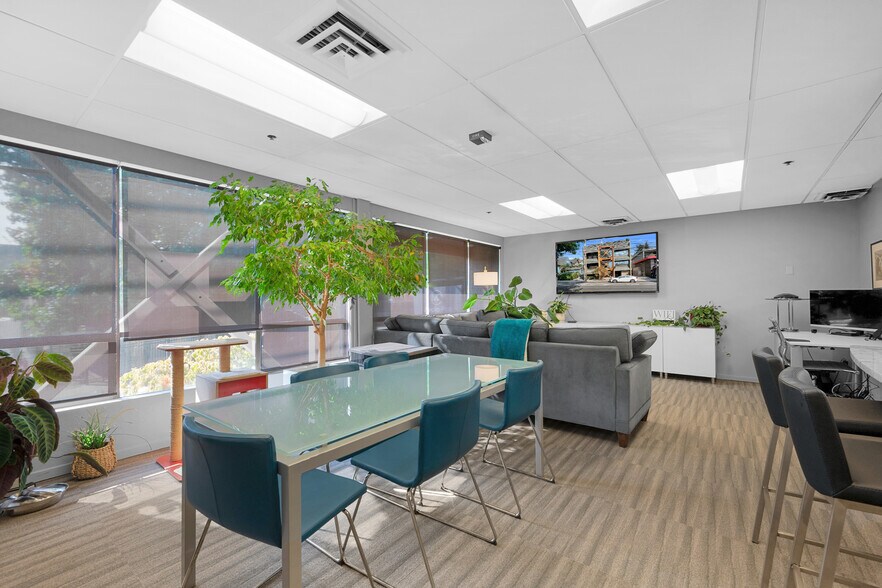 More Photos Of 160 Roy St, Seattle Office Residential For Sale