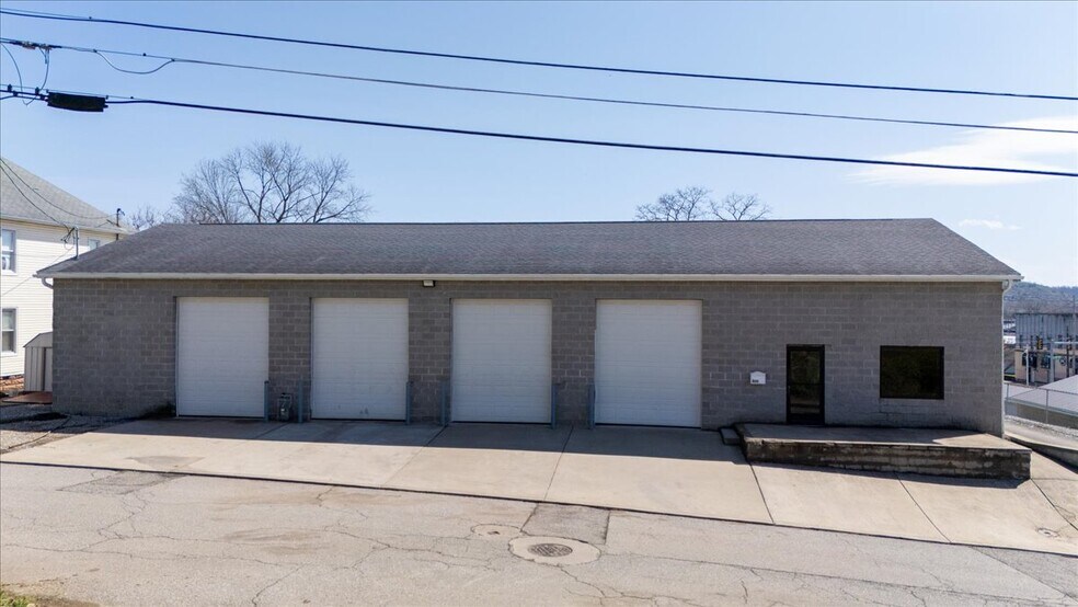 More Photos Of 705 7th St, Parkersburg Auto Dealership For Sale