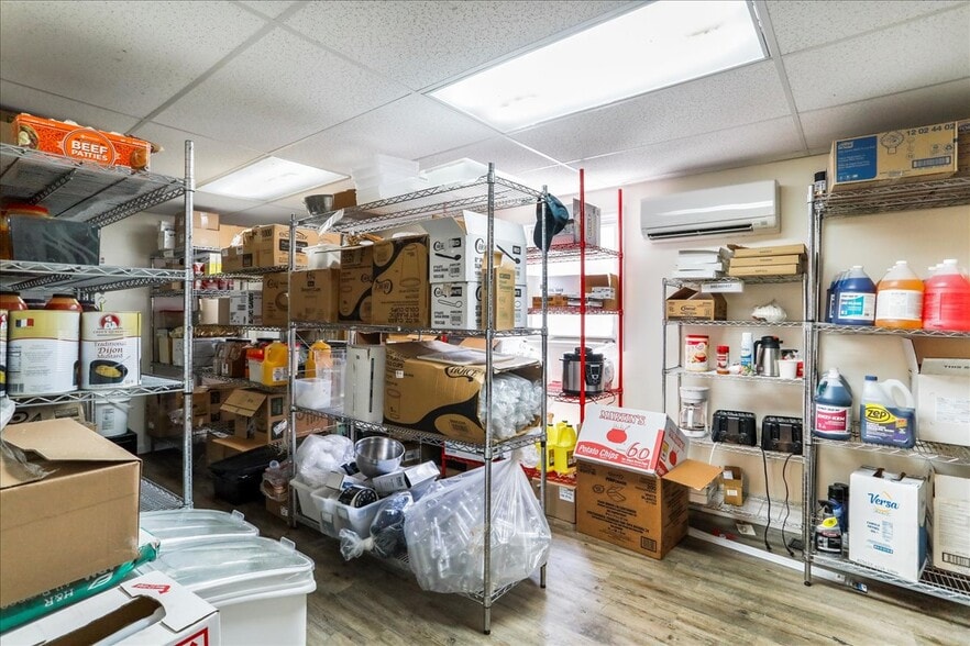 More Photos Of 985 Baltimore Pike, Gettysburg Storefront For Sale