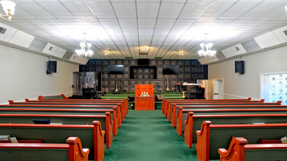 More Photos Of 301 Bolling St, Radford Religious Facility For Sale