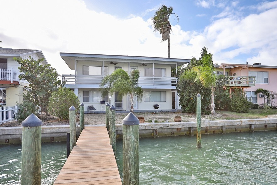More Photos Of 515 129th Ave, Madeira Beach Apartments For Sale