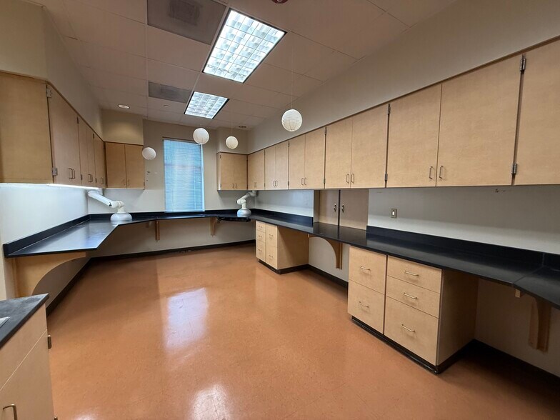 More Photos Of 1122 Austin Hwy, San Antonio Medical For Lease