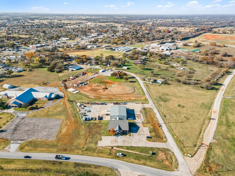 More Photos Of 142 N FM 730, Boyd Light Distribution For Sale