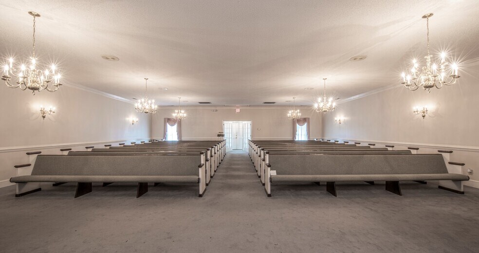 More Photos Of 913 N Arendell Ave, Zebulon Funeral Home For Sale