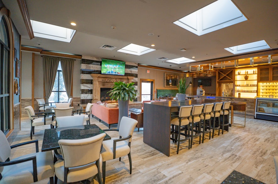 More Photos Of 7304 E 21st St, Indianapolis Hotel For Sale