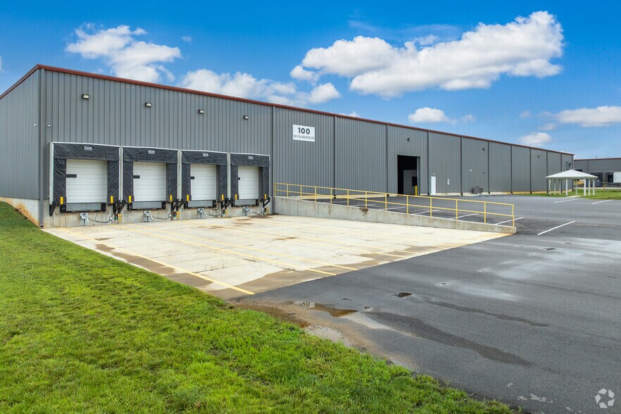 Primary Photo Of 100 Foundation Dr, Campbellsville Warehouse For Lease