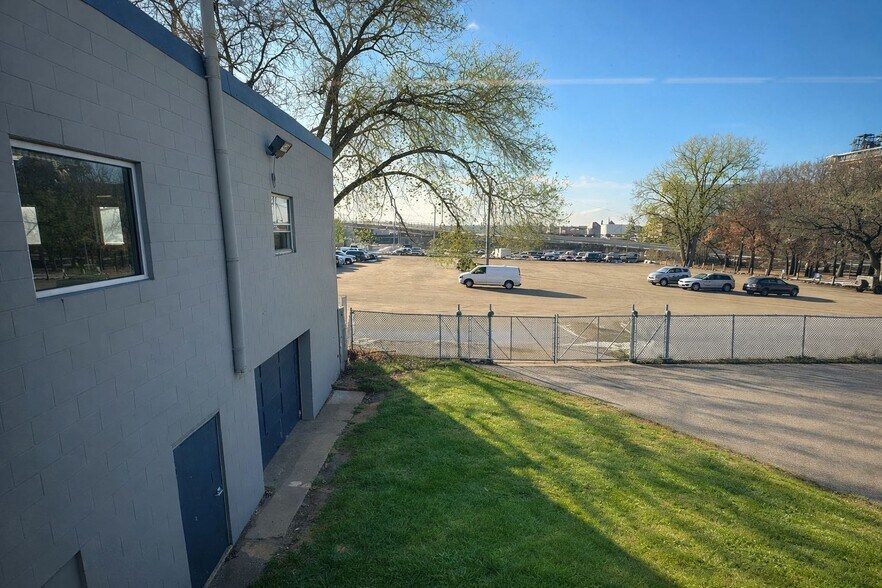 More Photos Of 4300 Main St NE, Fridley Manufacturing For Lease