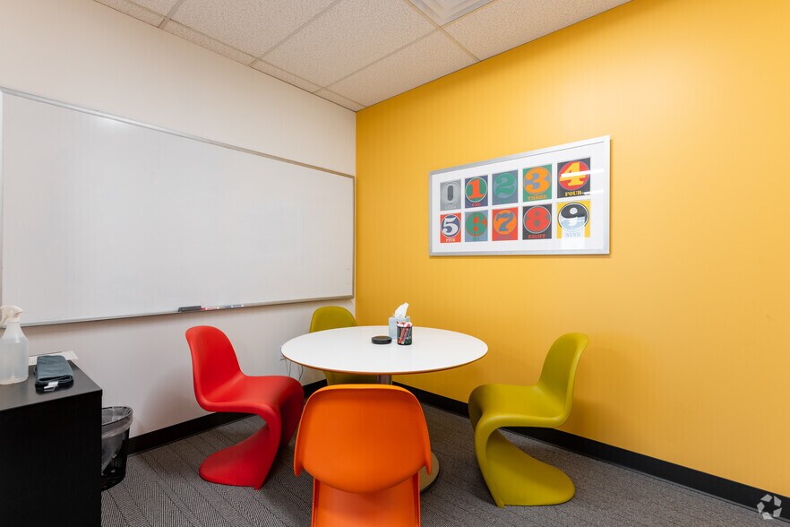 More Photos Of 2200 6th Ave, Seattle Office For Lease