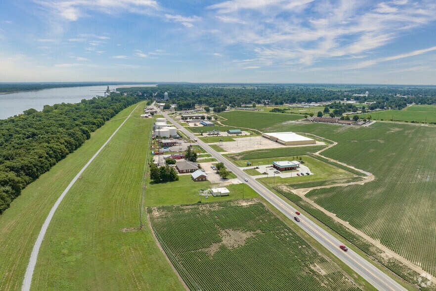 More Photos Of 1100 MO Hwy 84 W, Caruthersville Freestanding For Sale