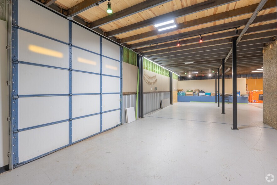 More Photos Of 2502 County Road 4421, Rhome Religious Facility For Lease