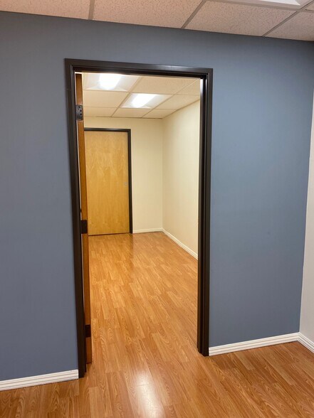 More Photos Of 4520 Wilshire Blvd, Los Angeles Office For Lease