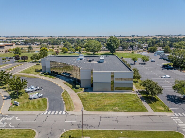 More Photos Of 2425 Stevens Center Pl, Richland Office For Lease