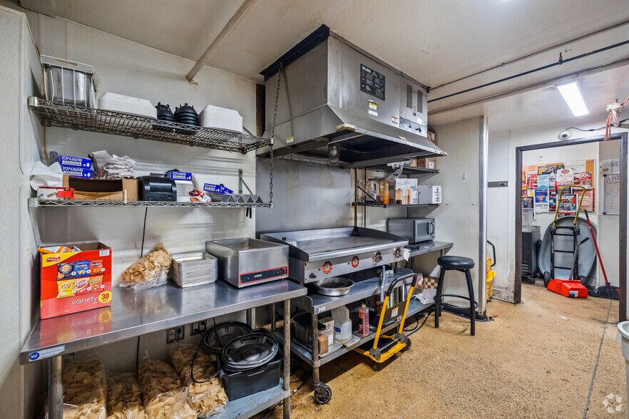 More Photos Of 611 Houston St, Fort Worth Bar For Lease