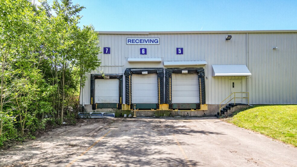 More Photos Of 6040 Progress St, Niagara Falls Warehouse For Lease