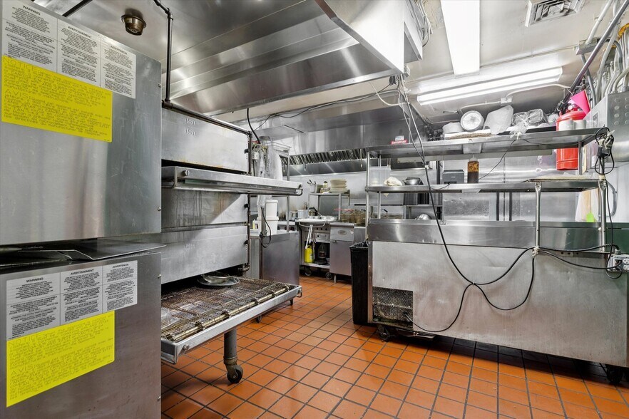 More Photos Of 1370 S Military Hwy, Chesapeake Restaurant For Sale
