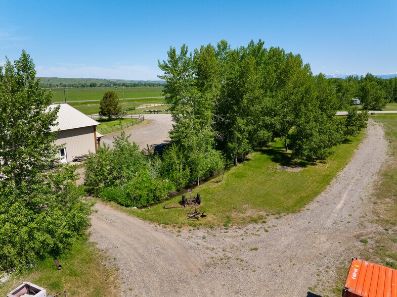 More Photos Of 70 Williams Rd E, Gallatin Gateway Flex For Sale