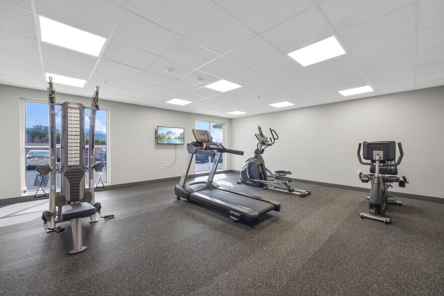 More Photos Of 2659 East Highland Avenue, Highland Hotel For Sale