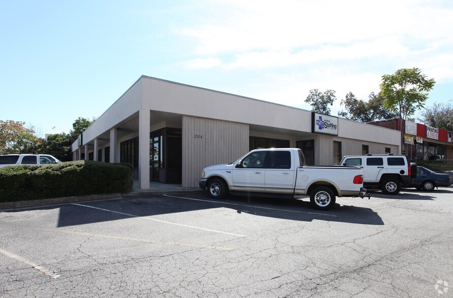 More Photos Of 204 Spring St, Macon-Bibb Office For Sale