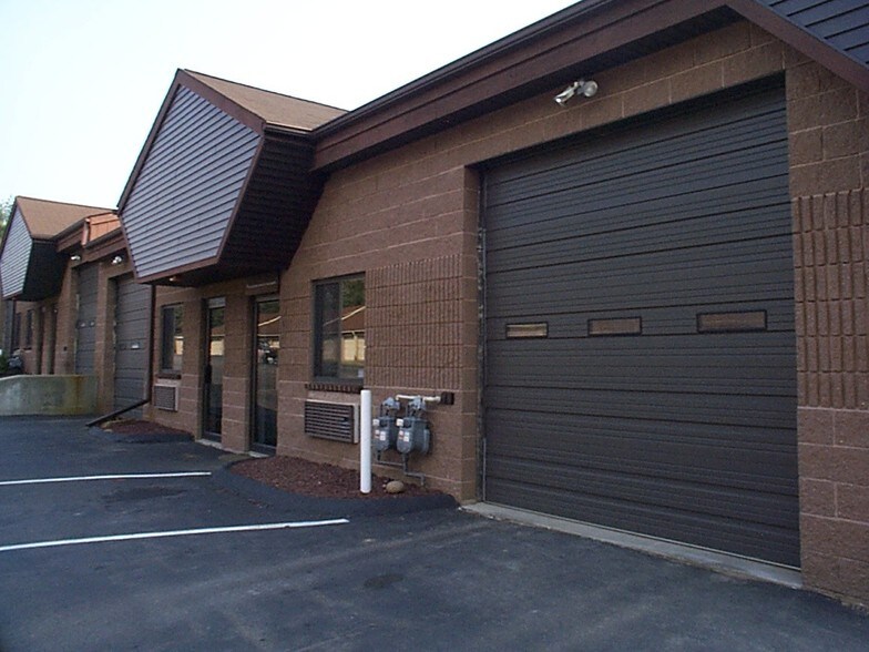 More Photos Of 1 Orchard Park Rd, Madison Flex For Lease