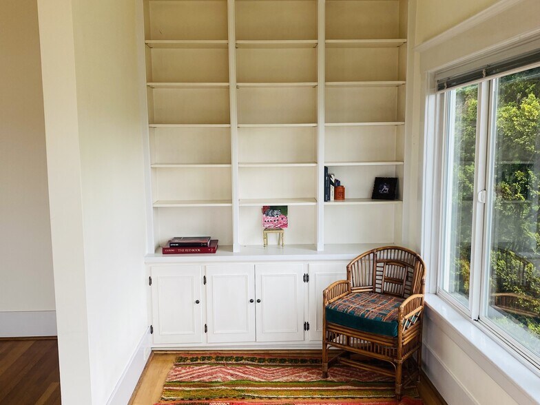 More Photos Of 814 E Howe St, Seattle Apartments For Sale