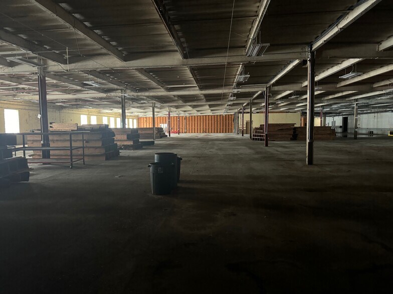 More Photos Of 1002 Douglas Ave, Opp Manufacturing For Lease