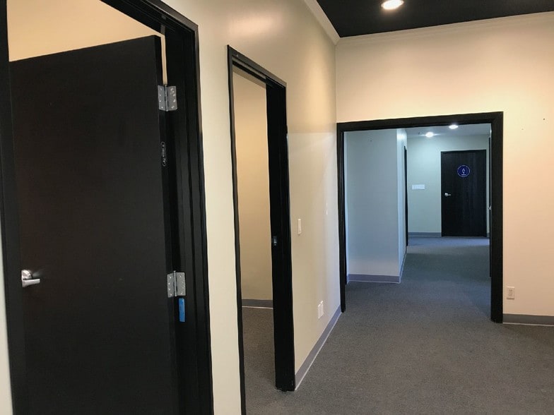 More Photos Of 1552-1556 W Embassy St, Anaheim Warehouse For Lease