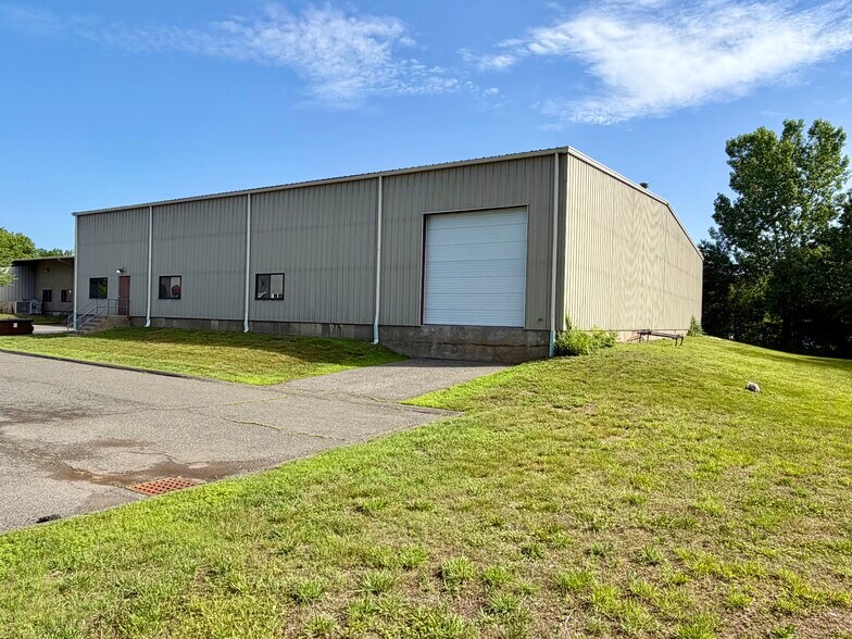 More Photos Of 6 Industrial Pky, Easthampton Manufacturing For Lease