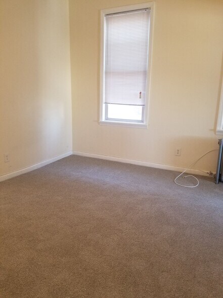 More Photos Of 87-89 City Island Ave, Bronx Apartments For Sale