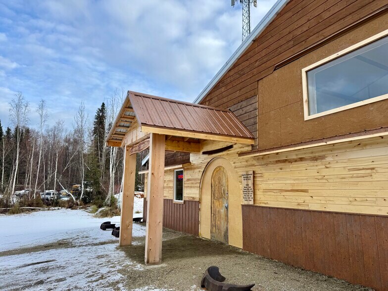 More Photos Of 600 N Old Steese Hwy, Fairbanks Warehouse For Sale