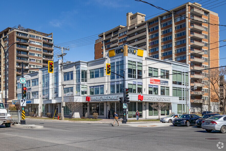 Primary Photo Of 180 Pl De La Côte-Vertu, Montréal Office For Sale