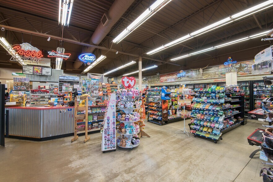 More Photos Of 6597 Azle Ave, Lake Worth Service Station For Sale